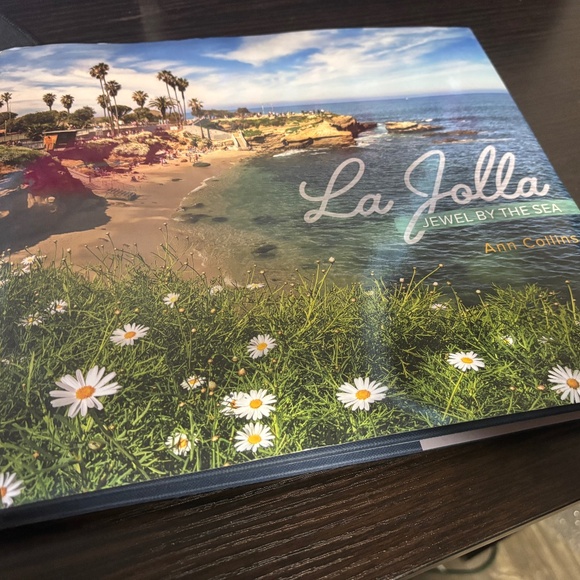 La Jolla Travel Book - Picture 1 of 2
